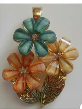 Vintage signed RMN multicolored pendant with Blue, Peach & Cream Enamel Flowers